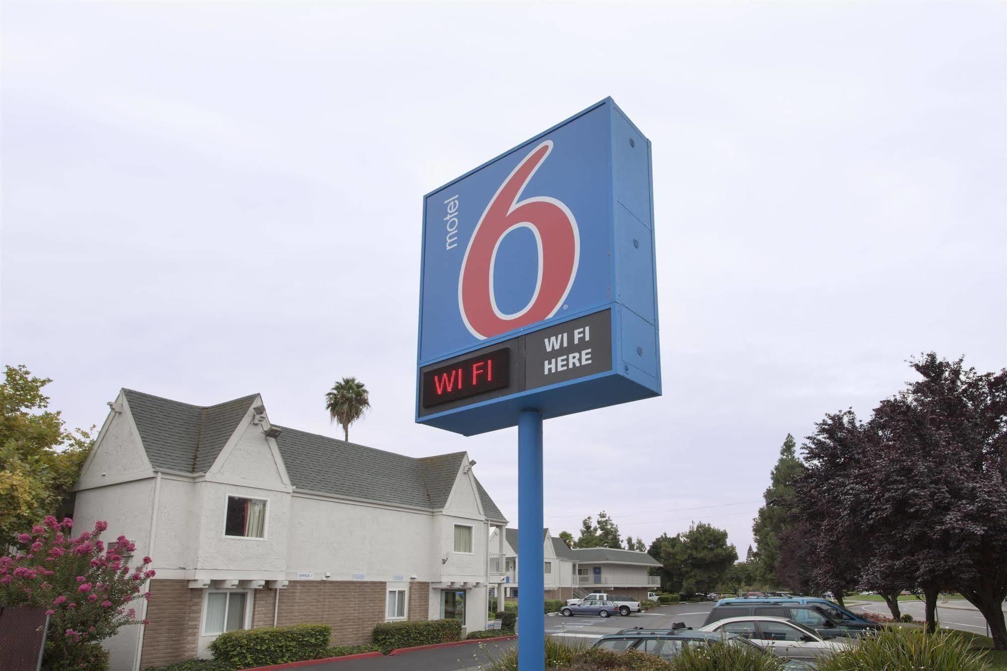 Motel 6-Sacramento, Ca - Central Buitenkant foto