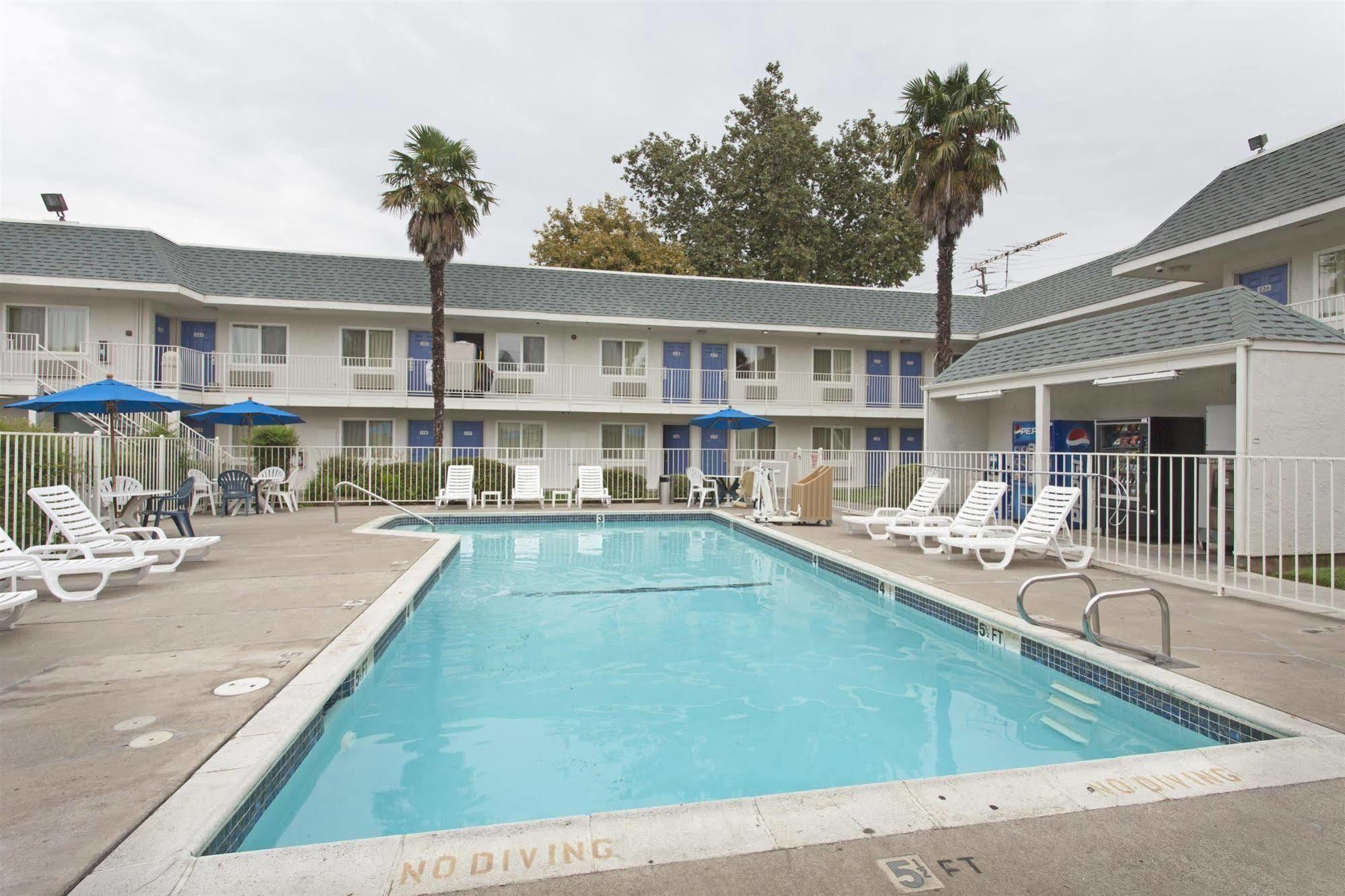 Motel 6-Sacramento, Ca - Central Buitenkant foto
